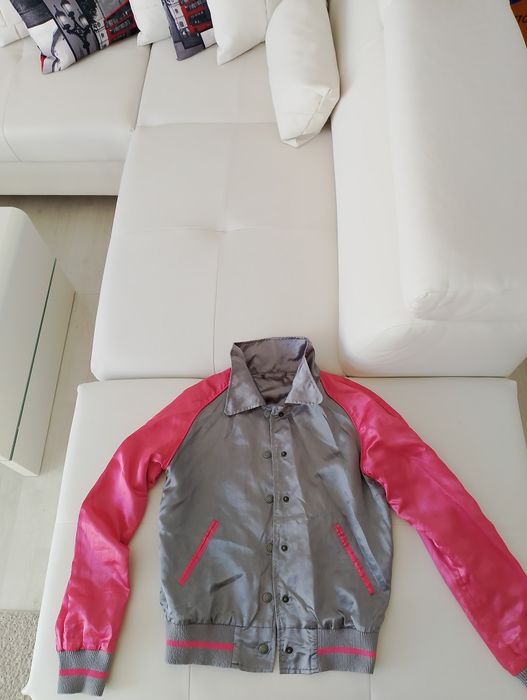 Vând haina sport/fashion, produs de calitate, mărimea S.