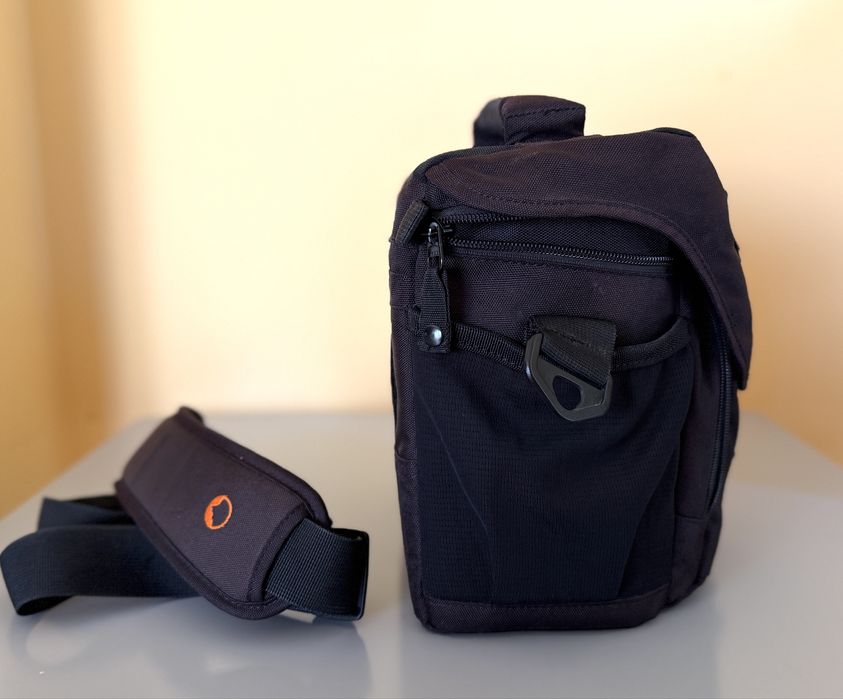 Чанта за фотоапарат Lowepro Nova 170 AW