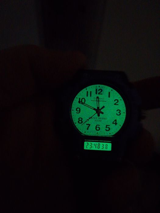 Vand ceas casio model AQ150W