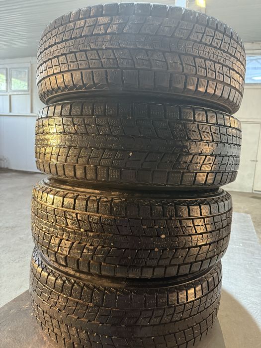 Шины зимние липучка б/у. Размер 235/65/18