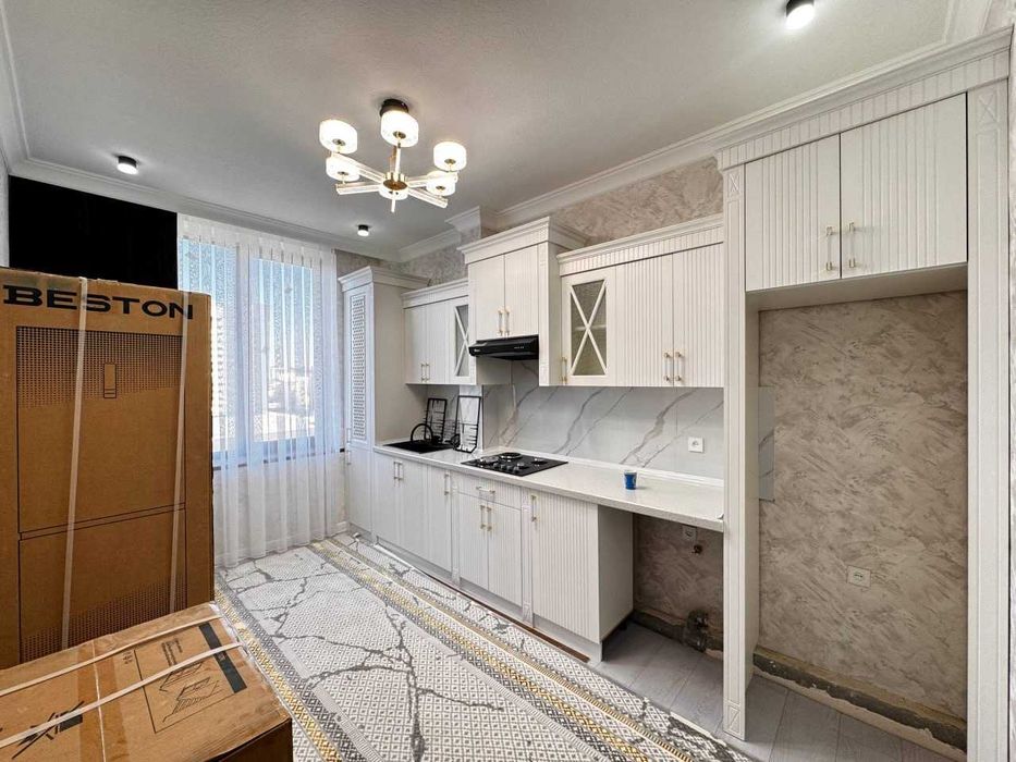 3х комнатная квартира на 5 этаже 88кв/м, в Самарканде