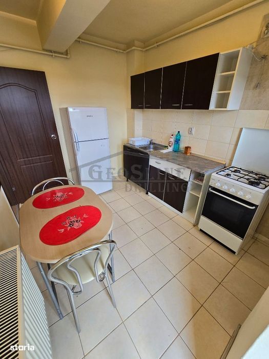 Apartament 1 cameră decomandată Bucătărie separată Parcare exterioară