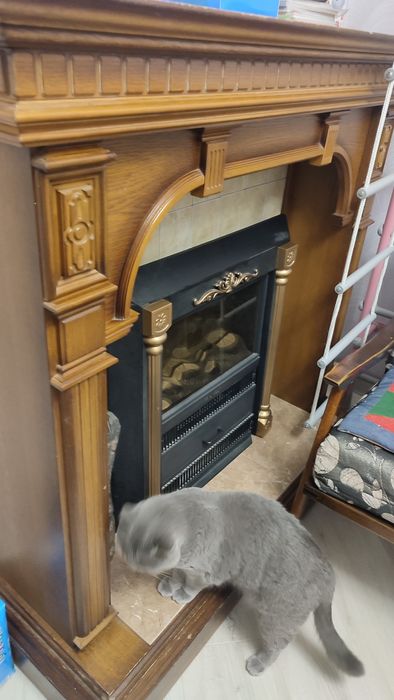 Красивый деревянный камин