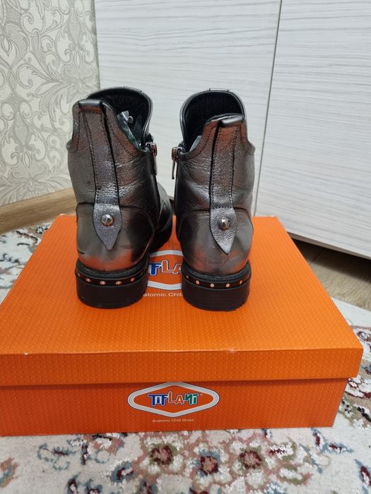 Продам демисезонные ботинки для девочки