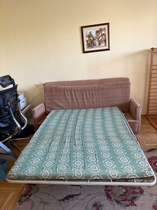 Разтегателен диван