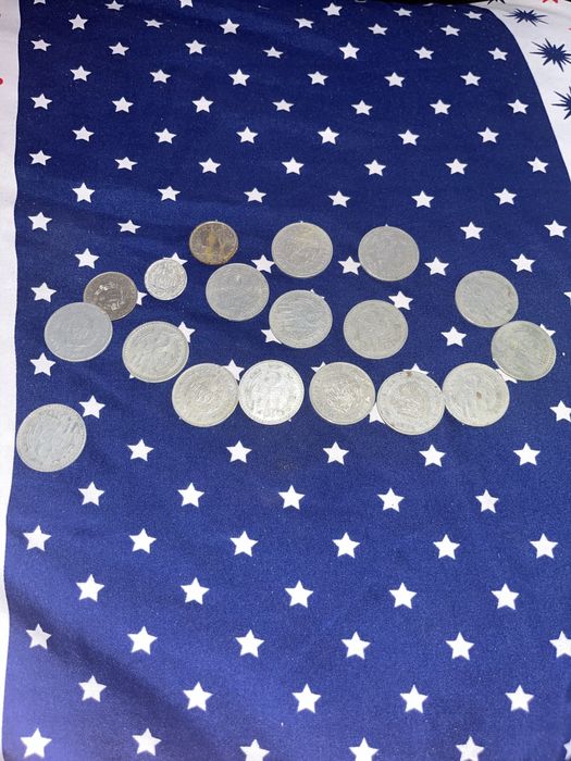 Vand monede vechi din timpul comunsismului