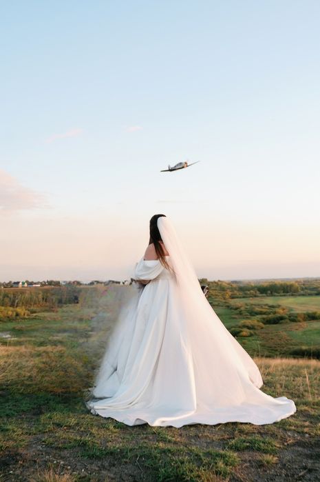 Свадебное платье со шлейфом