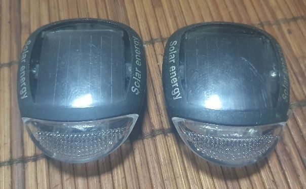 Lanterna lampa far bec cu Led incarcare solara acumulator descarcat