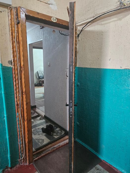 Продаётся Дверь железная