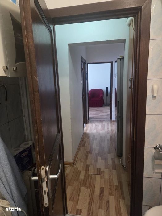 Apartament 3 camere, etaj 1/10, str. Toporasi, Sector 5, balcon, lift