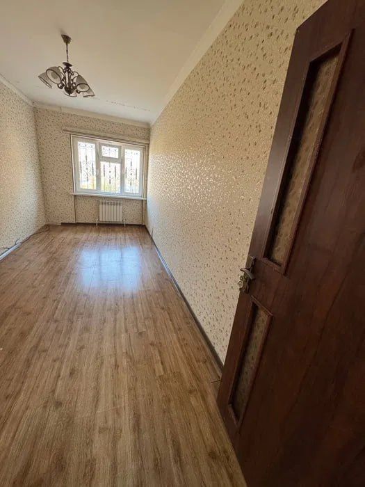 Продаю 2 в 3 комнатную квартиру Янгихаёт 8 худуд