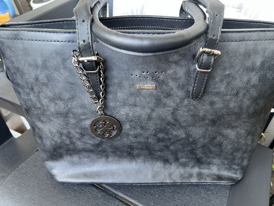 Дамска чанта GUESS