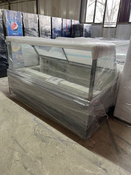 Votrina frigorifica geam drept si spatiu de depozitare