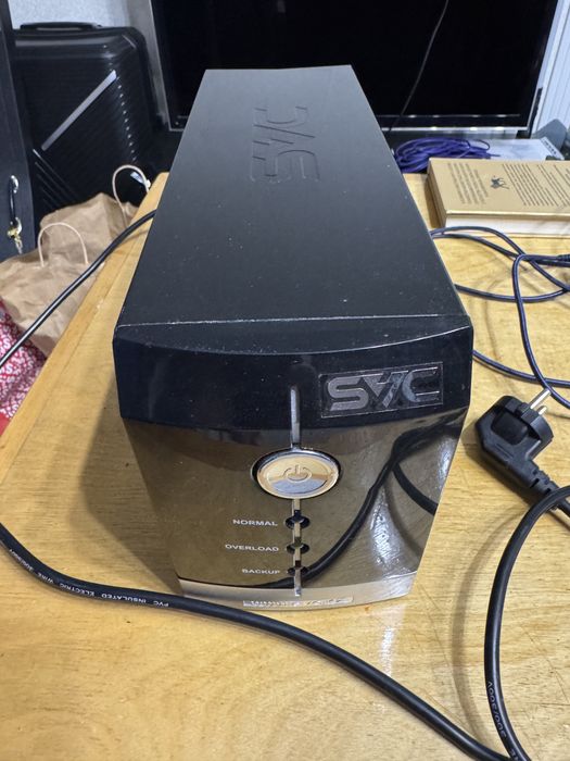 Бесперебойник svc v-800f