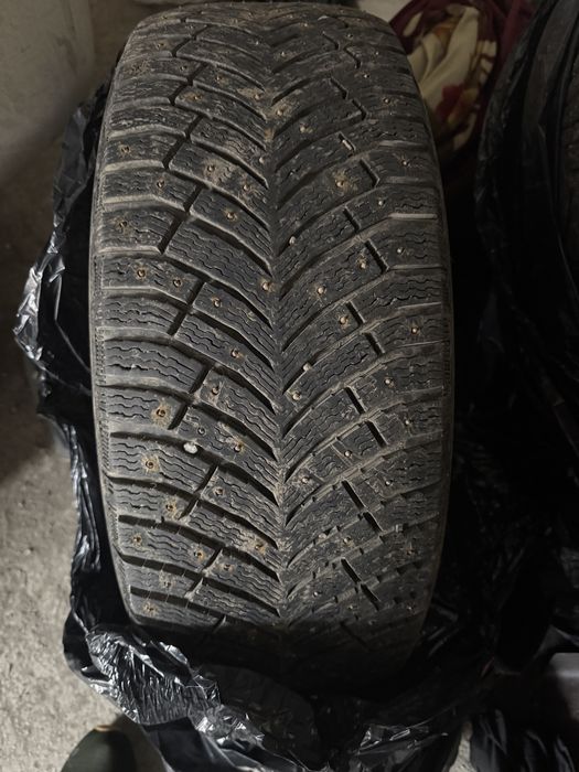 Продам 4 шины MICHELIN