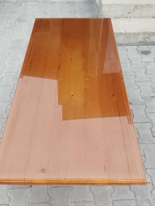 Холна маса от дърво