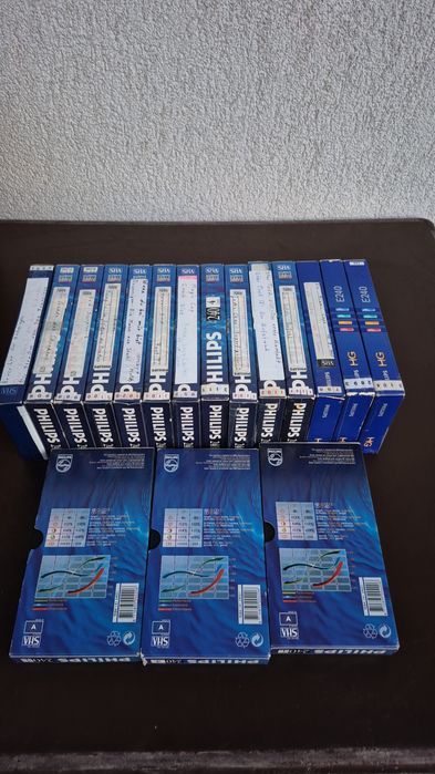 Vând 19 casete video VHS Philips  originale colectie anii 1970-1990