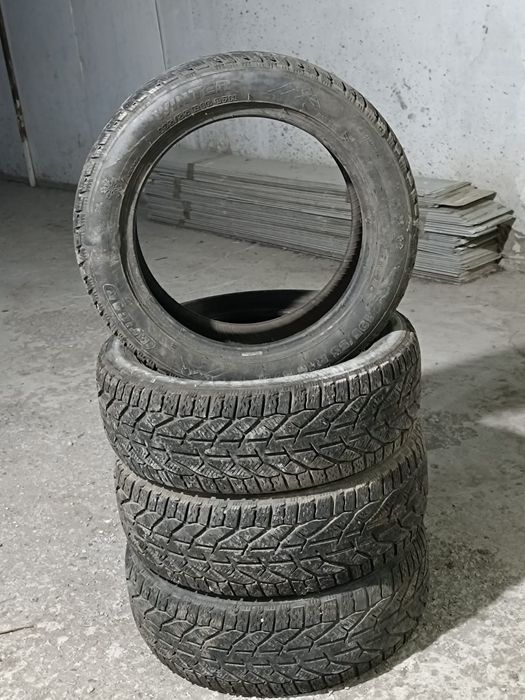 Продам шины комплект