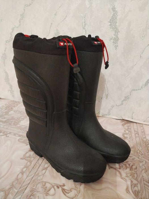 Продам влагонепронецаемые сапоги, размер 43