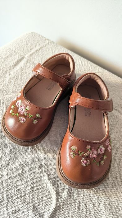 Туфли на девочку 25 р-р