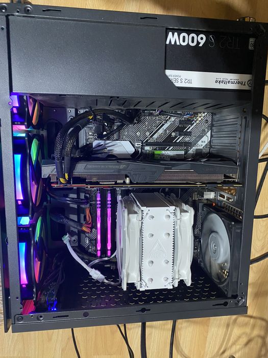 Vand PC GAMING cu monitor