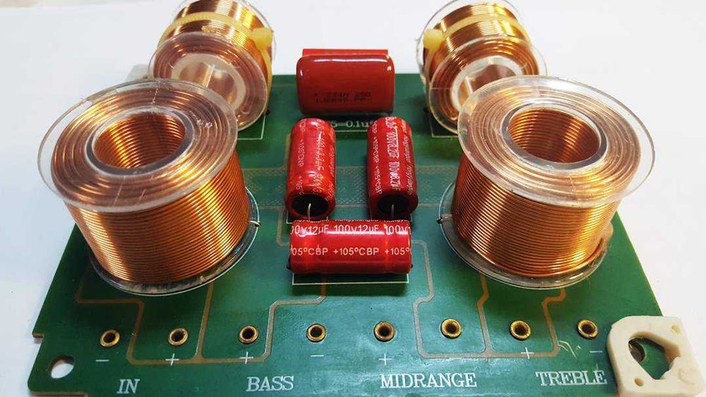 Vand AXTON  doua filtre crossover profesionale 3 si 5 cai