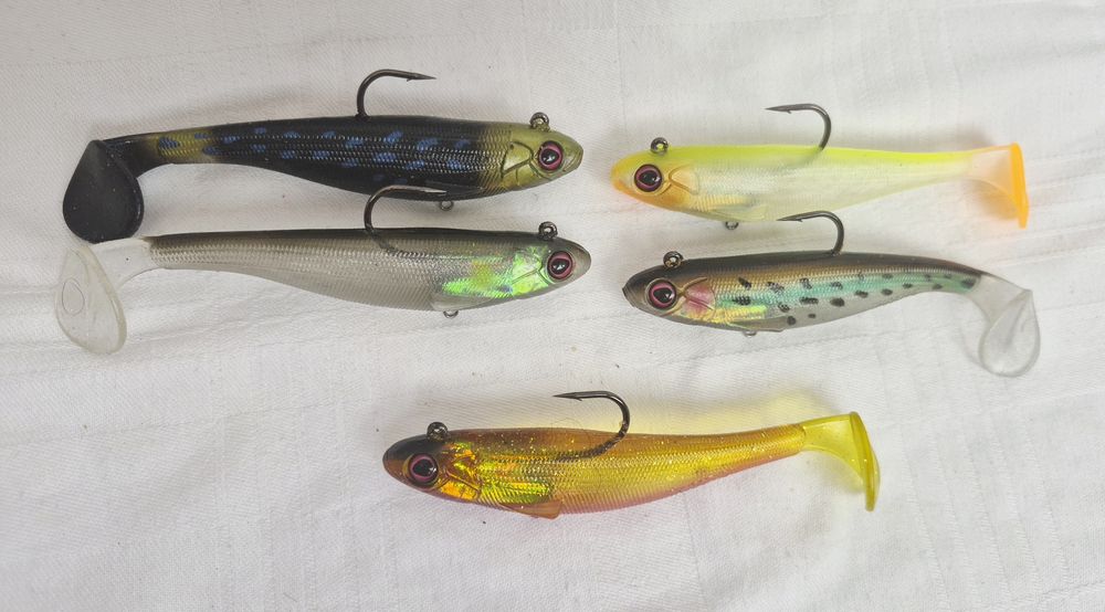 Swimbait-uri, năluci moi Truscent Easy Catch, 12cm, 30gr, gata echipate, cu acțiune unică de înot prin vibrație și o mișcare oscilantă la scufundare.