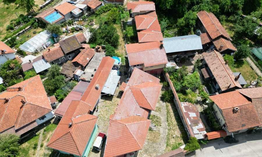 Продава се Къща в Троян - 1240 кв.м за 226 €/кв.м - Снимка #4