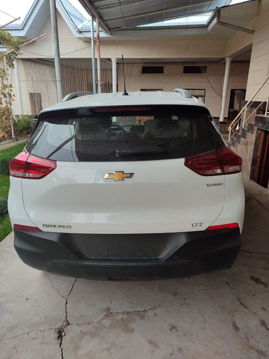 Tracker tuebo Yengi bez prabeg