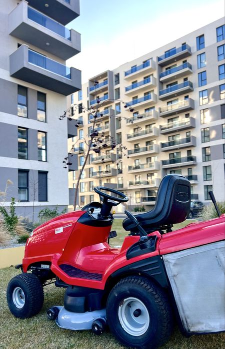 Tractoras de tuns iarba Honda V Twin Profesional Hydrostatic