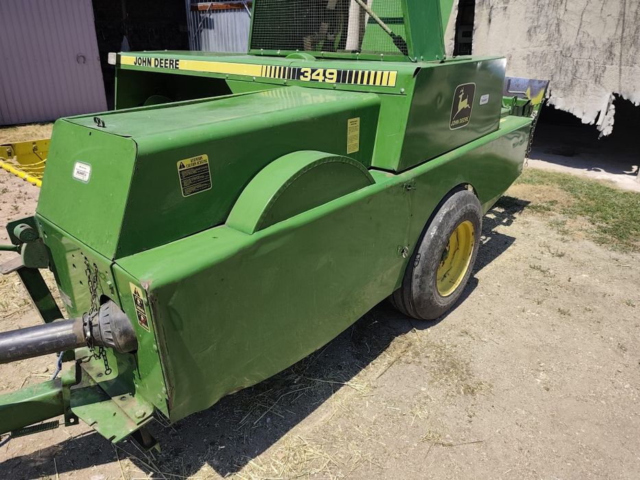 Vând presă baloți John Deere 349