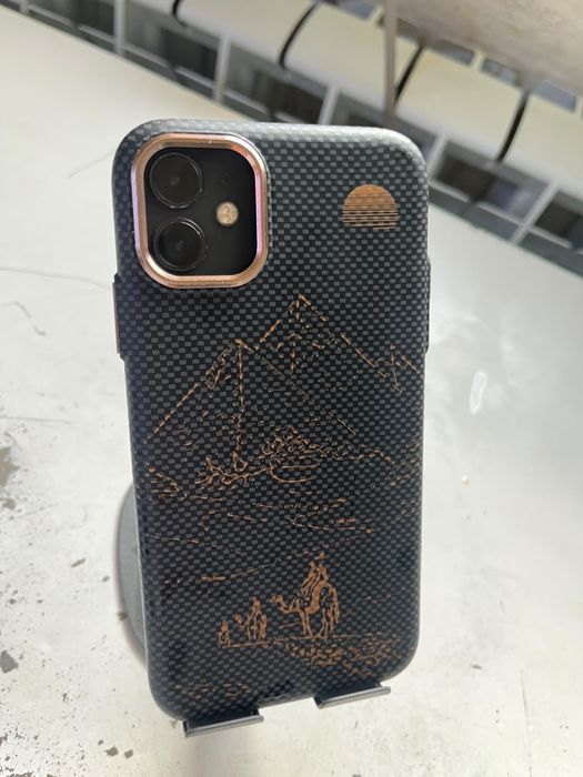Продам iPhone 11