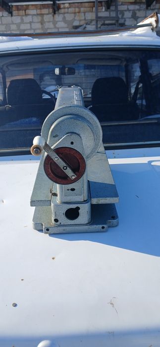 Продам Швейную Машинку.