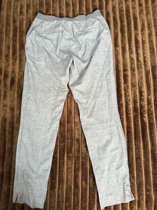 Pantaloni Stradivarius eleganți