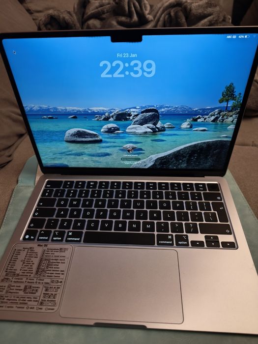 Apple MacBook M4 256gb 16gb