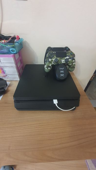 Плейстейшън 4 слим PS4 slim 1TB FW 6.42 - 2 джойстика + док станция