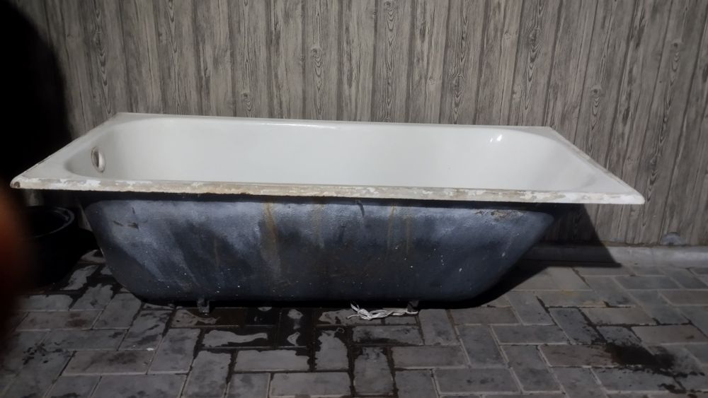 Продам ванну чугунную