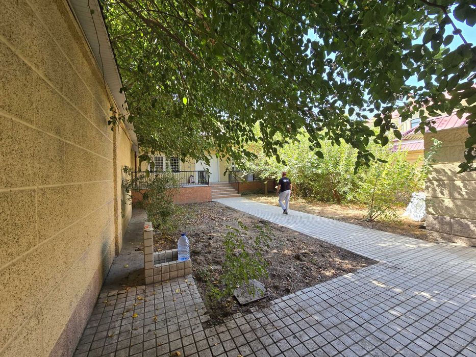 Сдается в аренду в центре города участок возможно под офис Ракатбоши