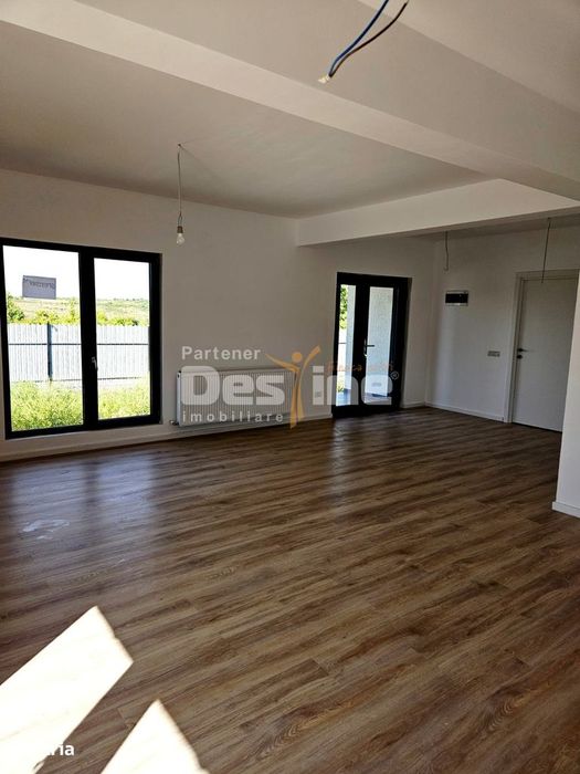 Casa moderna de vanzare | Zona VIȘAN | decomandat, 3 camere, loc de p
