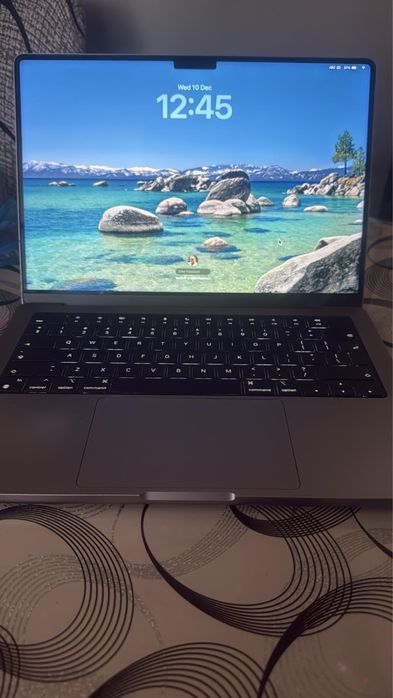 MacBook M1 pro 16gb ram 1 T ssd