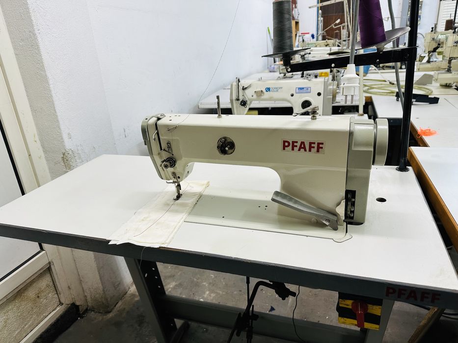 Masina de cusut liniar Pfaff
