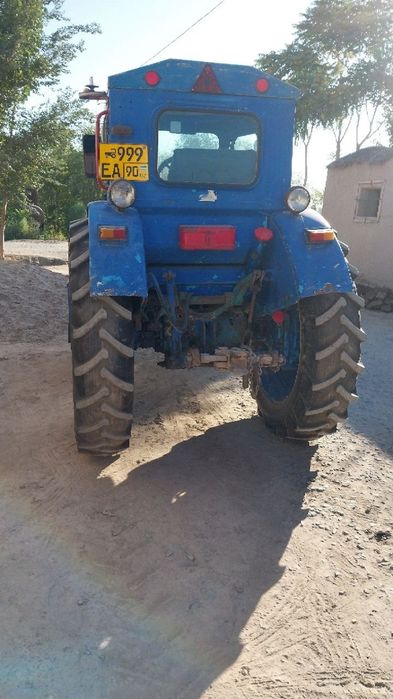 T-40 traktor sotiladi idial xolatda