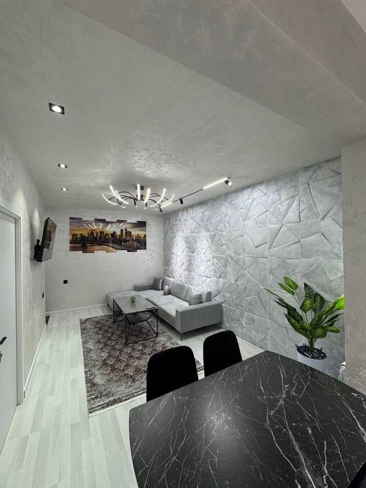 Максим Горький 2/2/5 МЕТРО-Буйюк Ипак Йюли (ул.Художников) Евро ремонт