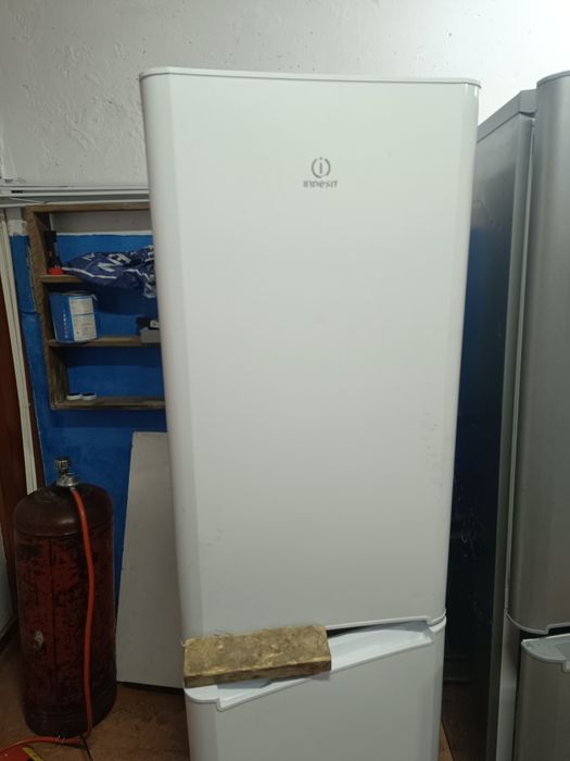 Продам холодильники