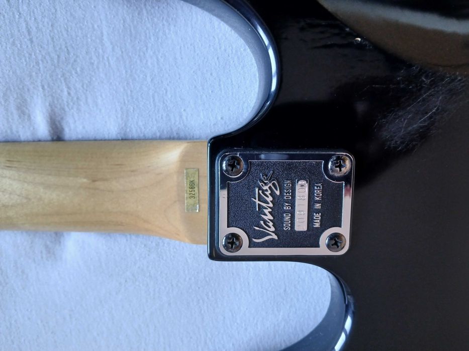 Бас китара  Vantage