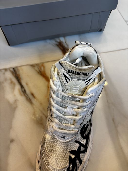 Balenciaga Runner Graffiti 45