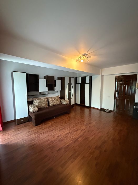 Garsonieră de închiriat