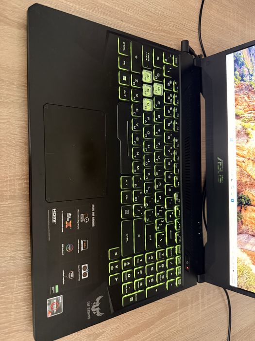 ASUS TUF ноутбук