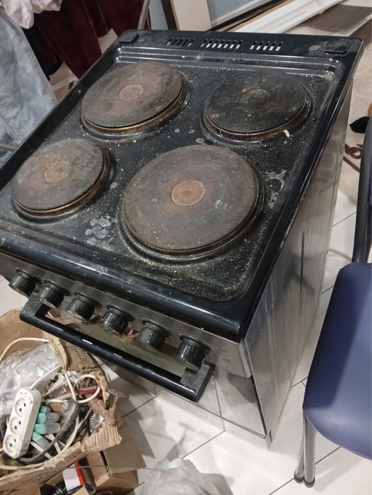 Продаем газ плиту