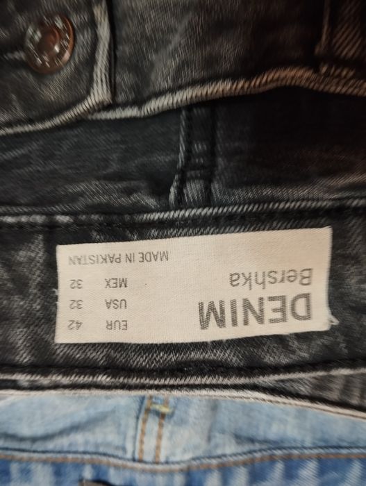 Vand patru perechi de blugi sunt originali îi dau de oare ma strang